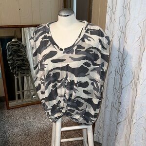 Camo t-shirt material oversized sleeveless blouse